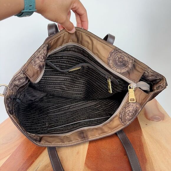 Pre-Owned Prada Tessuto Stampato Floral Nylon Tote Bag - Picture 10 of 16